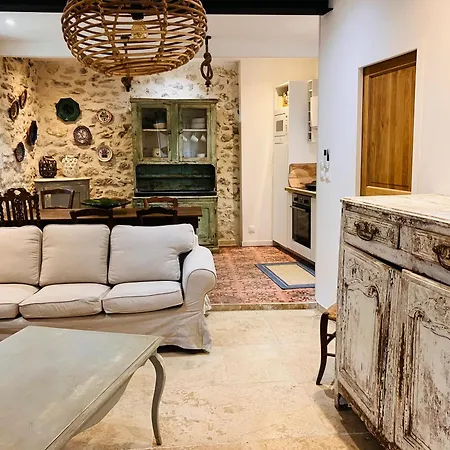 L Oustau Di Cabro Holiday home Arles